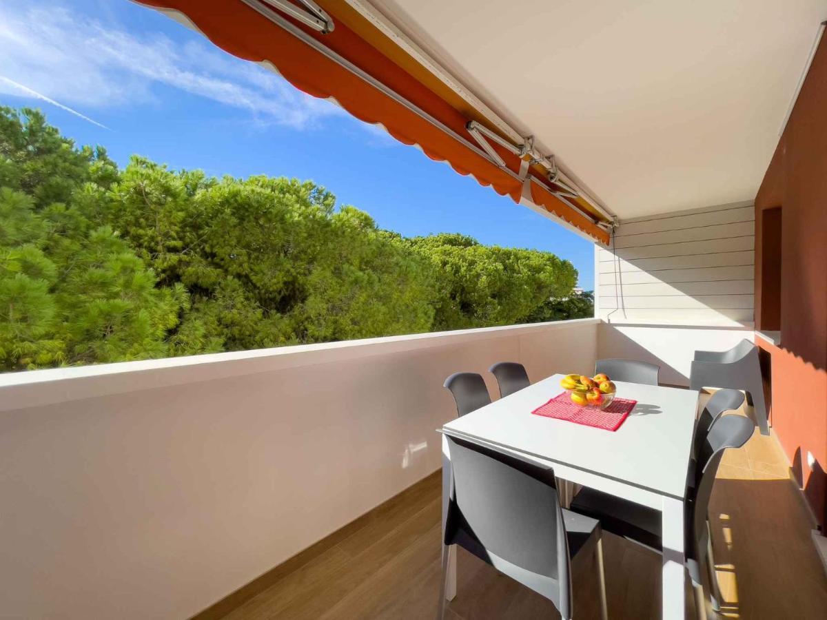 Apartment In Lignano Sabbiadoro 21783 Kültér fotó